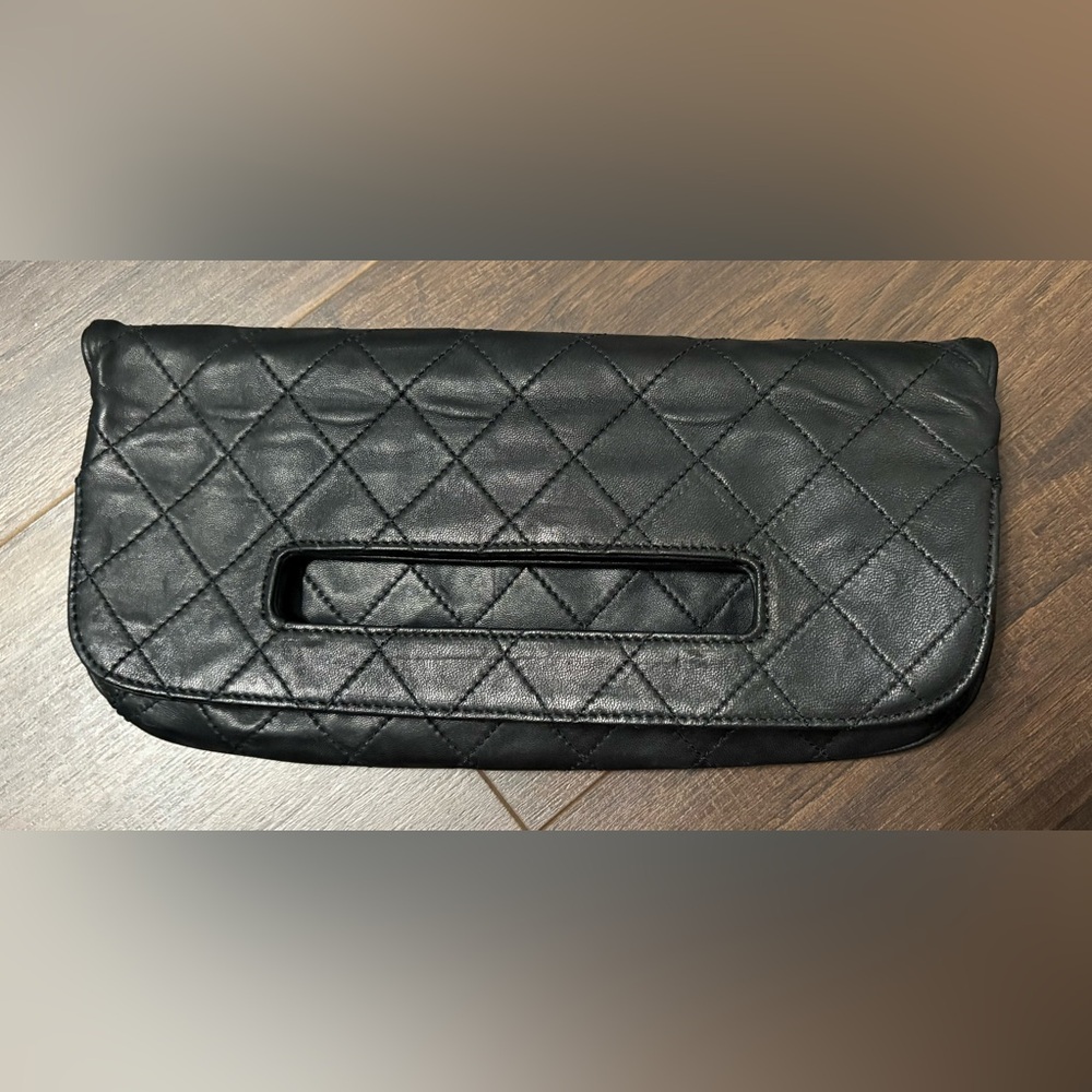 Chanel Hamptons Foldover Clutch Black Quilted Leather Handbag - Picture 4 of 16